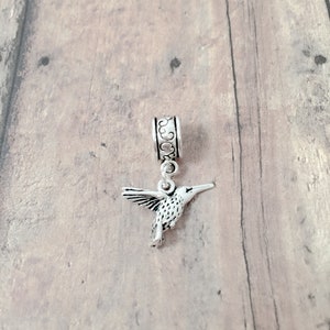 Hummingbird pendant (1 piece) - hummingbird jewelry, bird jewelry, garden jewelry, hummingbird gift, bird pendant, summer pendant