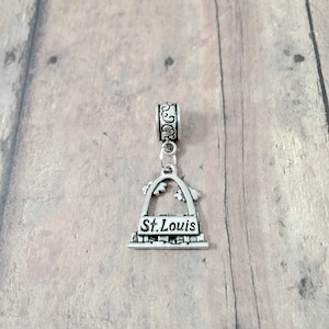 St. Louis arch pendant (1 piece) - St. Louis arch jewelry, Missouri jewelry, USA jewelry, St. Louis gift, Missouri pendant, travel gift