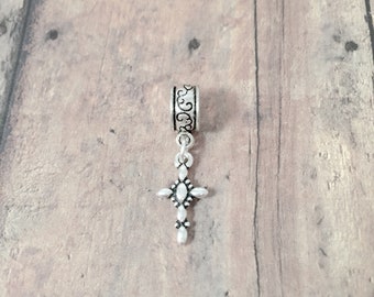 Tiny Cross pendant (1 piece) - silver cross charm, Christian charm, religious charm, cross jewelry, Christian pendant, religious pendant