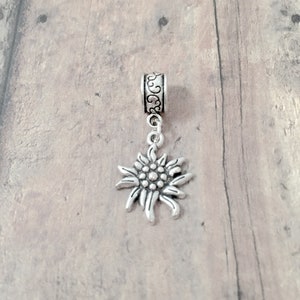 Edelweiss pendant (1 pc) - edelweiss jewelry, flower jewelry, edelweiss gift, Swiss flower charm, Europe flower pendant, flower gift