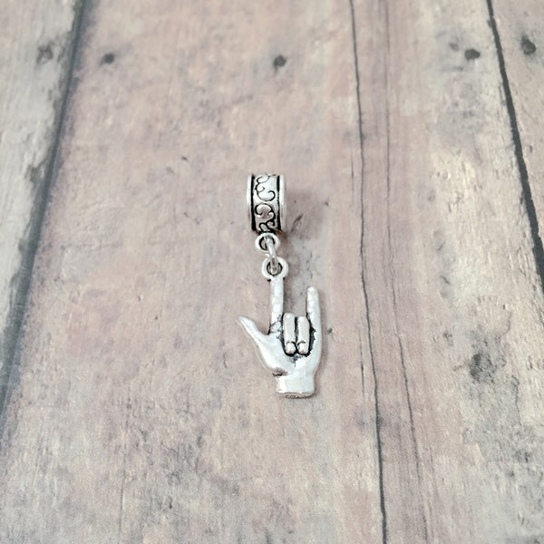 American Sign Language 'I love you' pendant (1 piece) - silver ASL I love you charm, ILY charm, ASL pendant, sign language gift, love charm