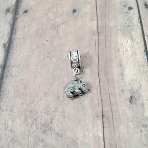 Tiny Wombat pendant (1 piece) - wombat jewelry, Australia jewelry, wombat gift, Australia pendant, Aussie jewelry, Australia gift