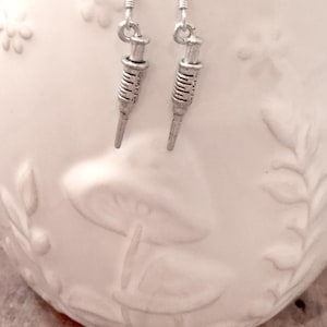 Syringe earrings - syringe jewelry, medical jewelry, nurse earrings, syringe gift, medical earrings, nurse gift, medical gift