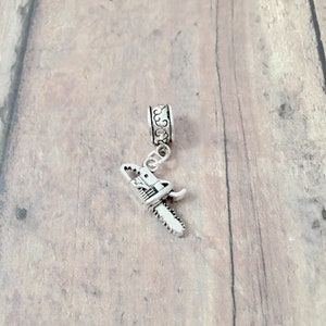 Chainsaw pendant (1 piece) - chainsaw jewelry, lumberjack jewelry, chainsaw gift, lumberjack pendant, logging jewelry