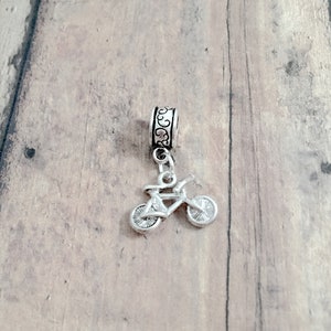 Bicycle pendant (1 piece) - bicycle jewelry, bike jewelry, transportation jewelry, bicycle gift, bike pendant, cyclist jewelry, bike gift