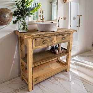 Mobiletto rustico per il bagno fatto a mano con legno di recupero, mobiletto recuperato con cassetti, arredamento rustico solido per il piano di lavoro del tuo bagno