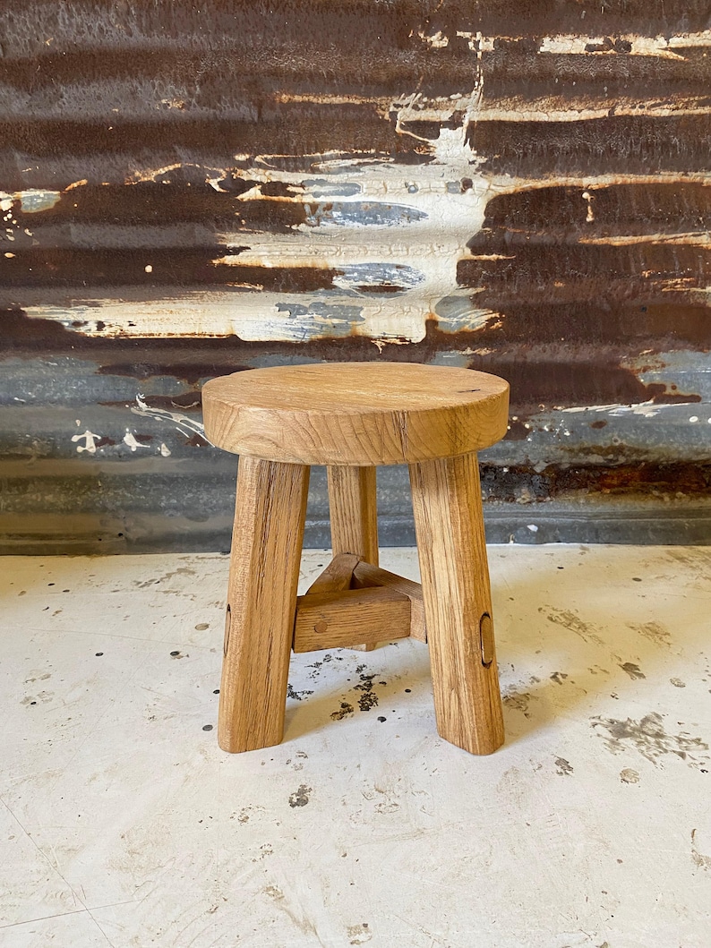 Handcrafted Rustic Barnwood Round Stool, Vintage Wooden Stool, Farmhouse Decor, Rustic Primitive Stool, Small Step Stool, Gift for Her/Woman image 4