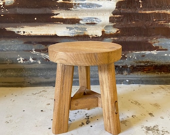 Cusom Handcrafted Rustic Barnwood Round Stool, Vintage Wooden Stool, Farmhouse Decor, Rustic Primitive Stool, Great Gift Small Step Stool