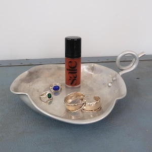 Vintage BW Buenilum Hammered Aluminum Leaf Shaped Dish, Single Loop Handle Trinket Tray