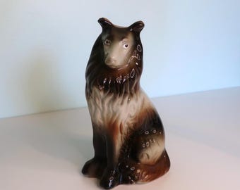 Statuetta vintage in ceramica raffigurante un cane Collie / Decorazione rustica per animali / Statua di cane di metà secolo / Realizzata in Brasile