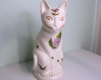 ヴィンテージ陶器の青と白の花柄猫の置物／オーナメント。手描きの