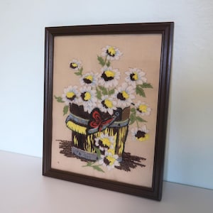 Vintage Crewel Embroidery Wall Art | Framed Wool Floral Crewelwork | Cottage-core Daisy Bouquet | Handmade Farmhouse Textile Art