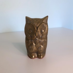 Vintage Brass Owl Figurine with Red Felt Bottom | Mid Century Modern Owl Paperweight | MCM Brass Owl Decor