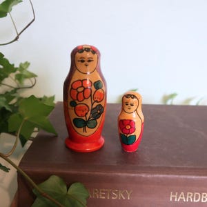Vintage Matryoshka Nesting Dolls | Hand Painted Russian Babushka Set | Folk Art Collectible | Woodland Cottage Decor | Russian Nesting Dolls