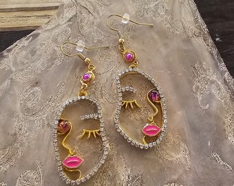 Dangle Rhinestone Face  Earrings/Pink Lips