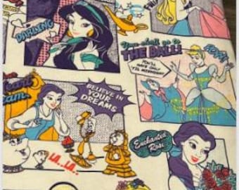 RAR 33 "x 62" Disney Prinzessinnen Comic Book Stretch Strickstoff Glocke Ariel Jasmin