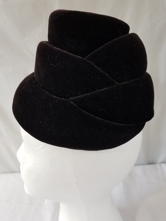 1950's-60's Velvet Cone Shaped HAT by BERGDORF GO… - image 4
