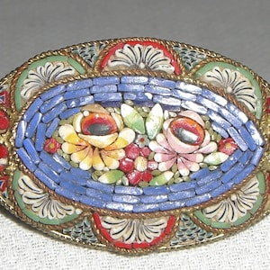 Vintage ITALIAN MICRO MOSAIC  Brooch