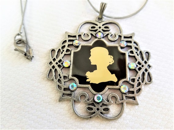 1970's-1980's PENDANTS LOT of 3 - image 6