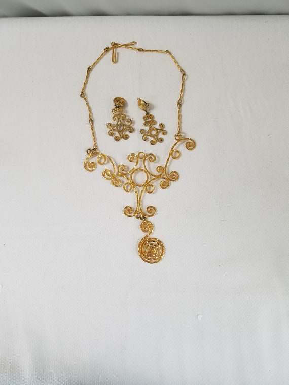 Vintage MODERN ABSTRACT Gold Tone Metal Necklace … - image 3