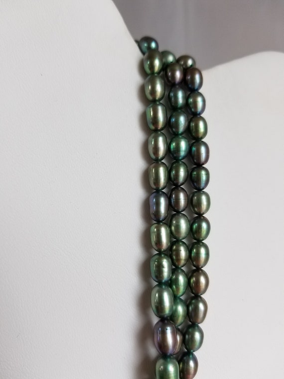 Vintage IRIDESCENT PEARL Choker Necklace  Triple … - image 4