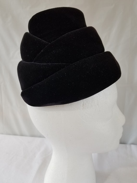 1950's-60's Velvet Cone Shaped HAT by BERGDORF GO… - image 2