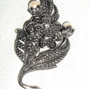 1980&#39;s-90&#39;s  KJL for AVON  BROOCH  ( Kenneth J Lane )