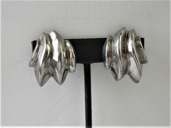 GIVENCHY  1980's  silvertone  clip on earring - image 1