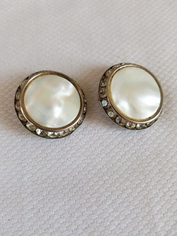 1940's-50's CORO m.o.p. STATEMENT Clip On Earrings - image 2