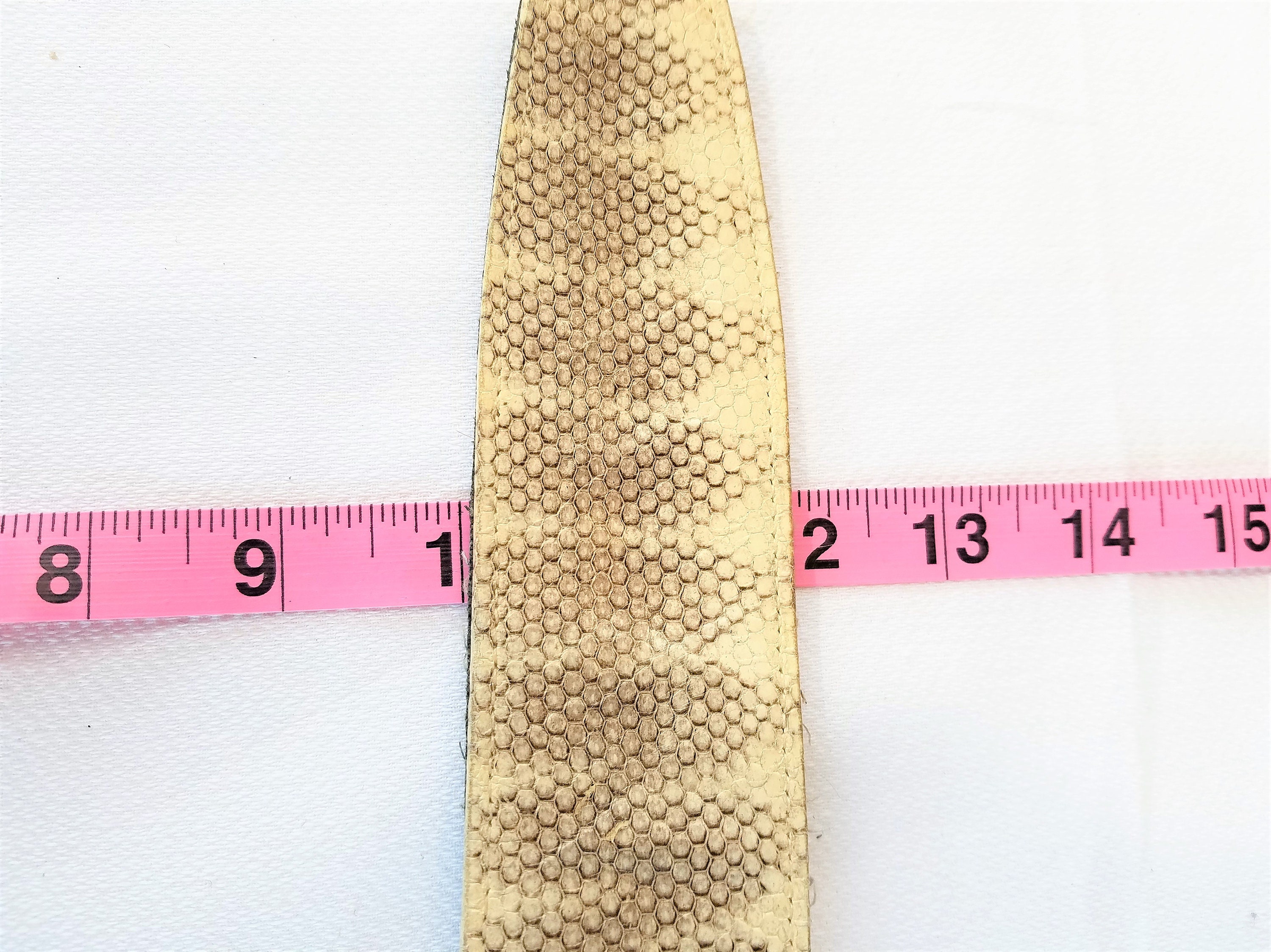 Lee Sands Vintage Beige Snakeskin Leather Belt with Engraved Buckle Vintage Lee Sands Genuine Snakeskin Belt Size Small Wide  main image 4