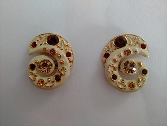 Blanca 1980's enamel & rhinestone clip earrings - image 5