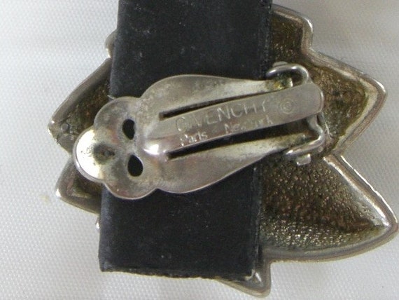 GIVENCHY  1980's  silvertone  clip on earring - image 7
