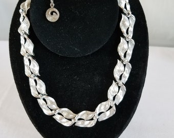 1950's-60's LISNER CHOKER NECKLACE