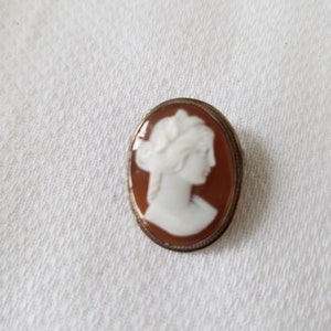 Vintage CAMEO Pendant/Pin  &quot;800 &quot;
