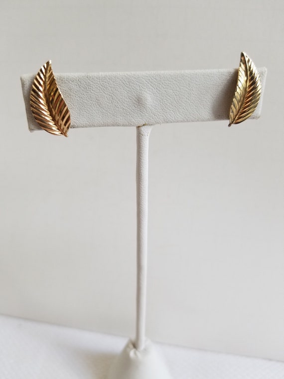 Vintage 14K GOLD LEAF Motif Post Earrings - image 1