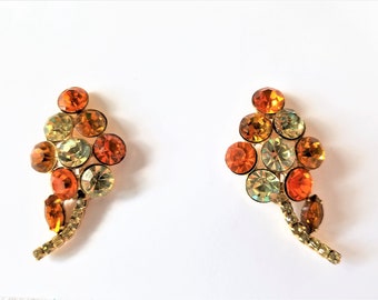 Vintage " HOBE' " Clip On EARRINGS