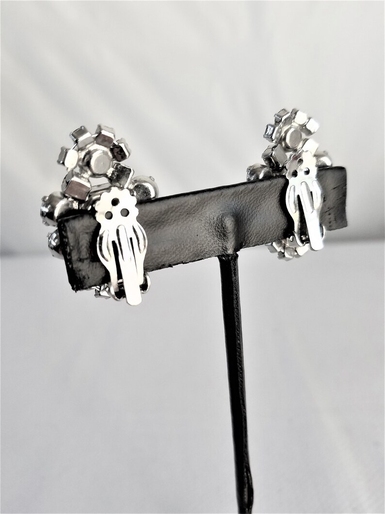Vintage RHINESTONE STATEMENT Clip On Earrings
