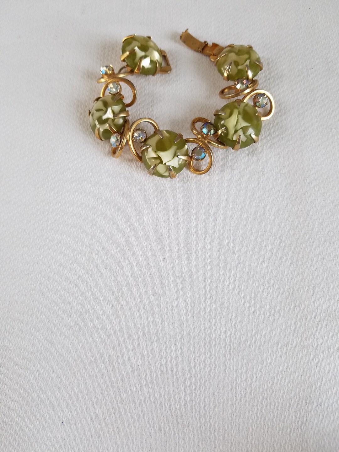 Vintage 60s Lucite Confetti Seahorse Seashell Clamper Bracelet 6
