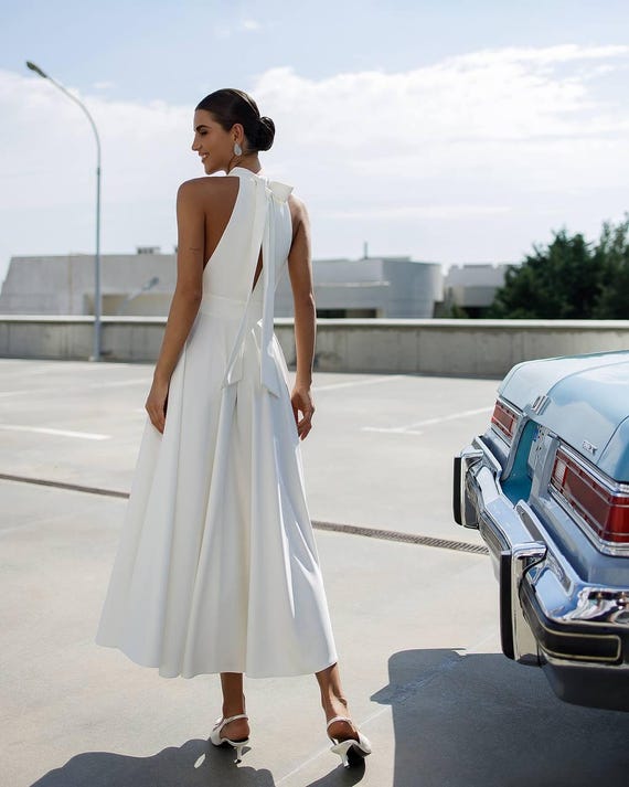 a line halter neck dress Blue Chiffon Long Party Dresses Pic Color / US16 while the sleeveless design offers a chic and modern silhouette AURELIA A-LINE HALTER NECK LACK