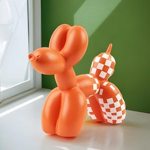 Orange und weiße Harz Ballon Hund Schreibtisch Skulpturen, Schreibtisch Dekor, Matte Schreibtisch Dekor, Hundemodell Skulptur, Ballon Skulptur, Ballon Hund Statue