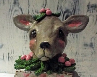 New Vintage Style Christmas Deer Farm House Candy Container Character Art