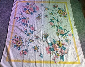 Very Vintage Floral Kitchen Farmhouse Table Cloth Floral Design