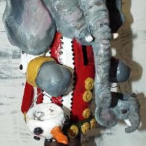 Folk Art Original One of a Kind Santa Elephant NutCracker Character Art immagine 2