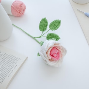 かぎ針編みのタイのバラの花模様 - ブーケ用のアミグルミのバラの花模様 - 初心者向けかぎ針編みのバラのチュートリアル - 母の日ギフト