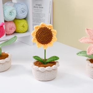 Schema PDF per un vaso di girasole all'uncinetto facile, tutorial per principianti per un vaso di girasole in amigurumi, schema all'uncinetto per un vaso di fiori decorativo da scrivania