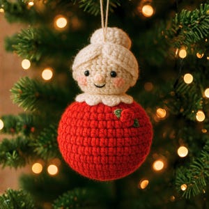Mrs Claus Ornament Crochet PDF Pattern - Cute Ornament Christmas Tree Decoration - Crochet Xmas Hanging Amigurumi Tutorial - Mrs Claus Ball