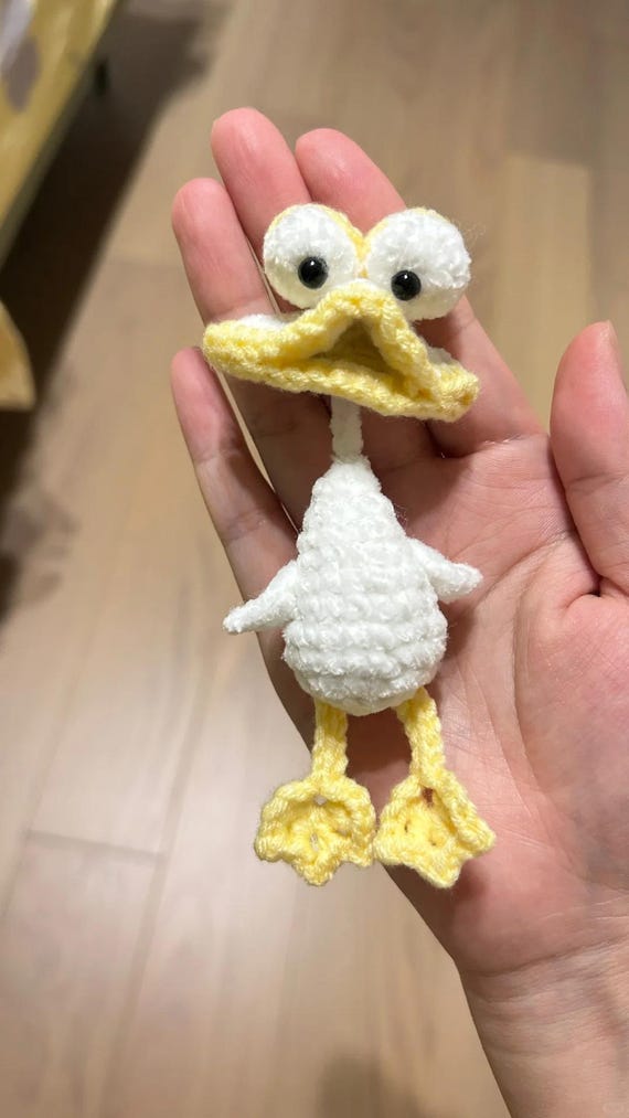おもしろい小さなアヒルのキーホルダーの編み図、かわいいミニアヒルの