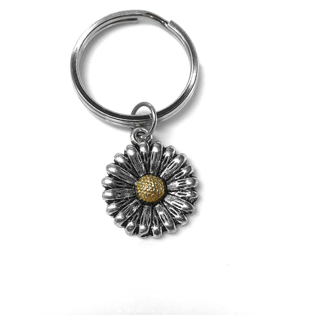 Daisy Keychain Daisy Charm Daisy Flower Keyring Daisy Etsy