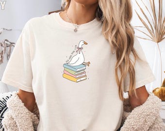 Camiseta Comfort Colors® do Clube do Livro Silly Goose, Camiseta Funny Goose, Camiseta do Clube do Livro, Camiseta Silly Goose, Camiseta de Leitura, Camiseta Bookworm, Bookish
