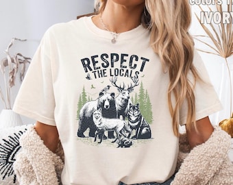 Respektera lokalbefolkningen Comfort Colors®-skjorta, djurlivskjorta, friluftsskjorta, vilda djur-skjorta, skogsdjur-skjorta, natur-t-shirt, grizzlybjörn